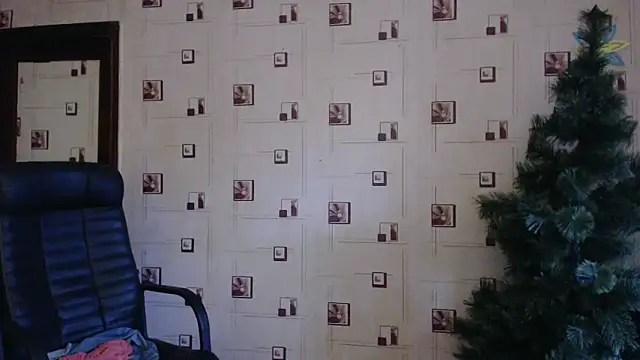 Snapshot of TasyaBigTTs chatting on December 20, 2024, 12:05 pm TasyaBigTTs online show from December 20, 2024, 12:05 pm