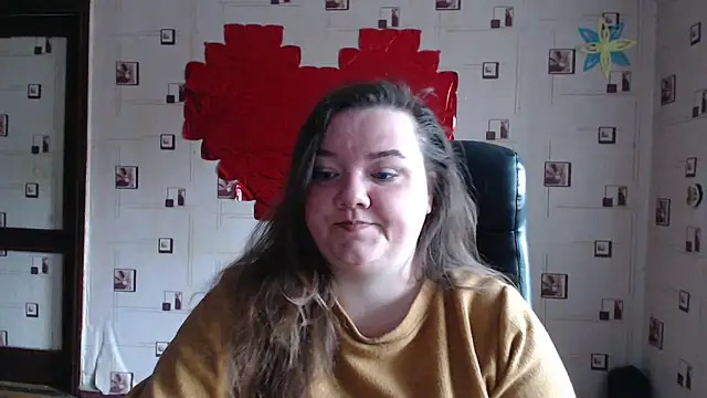 Snapshot of TasyaBigTTs chatting on March 18, 2025, 6:36 am TasyaBigTTs online show from March 18, 2025, 6:36 am