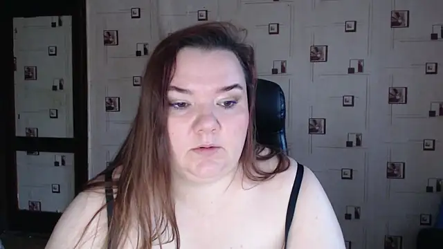 Snapshot of TasyaBigTTs chatting on November 8, 2025, 1:22 pm TasyaBigTTs online show from November 8, 2025, 1:22 pm