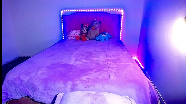 valeriikiss online show from June 5, 2026, 6:24 pm