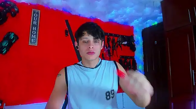 LilOwen  online show from March 13, 2025, 8:54 pm