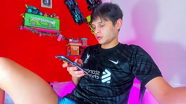 LilOwen  online show from September 30, 2025, 7:08 pm