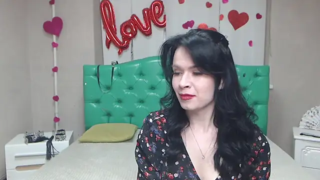 Snapshot of JasmineKouch chatting on April 19, 2026, 6:10 pm JasmineKouch online show from April 19, 2026, 6:10 pm