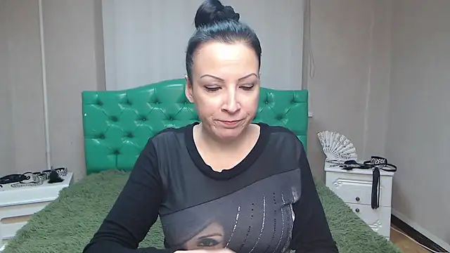 ElizabethSho online show from December 7, 2024, 9:11 pm