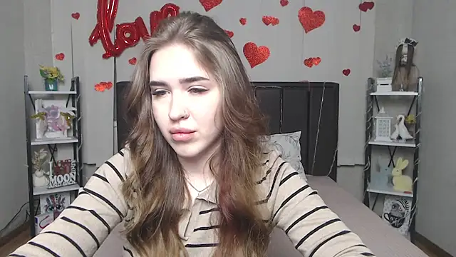 LauraHlot online show from March 3, 2026, 6:19 am