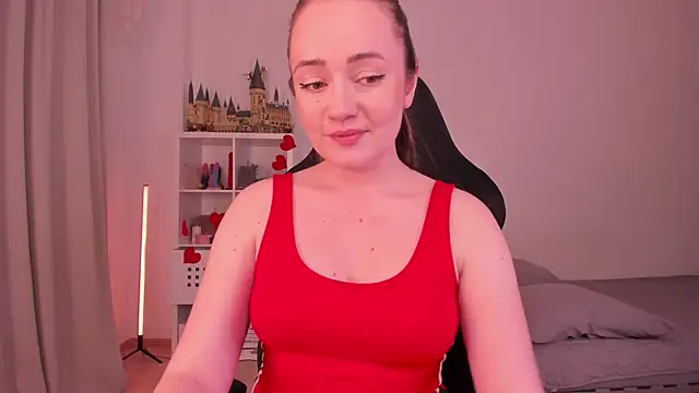 Snapshot of WalkingGirl chatting on February 14, 2025, 8:37 pm WalkingGirl online show from February 14, 2025, 8:37 pm