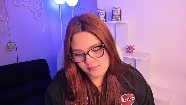 Camiila Osorio online show from February 13, 2026, 7:32 pm