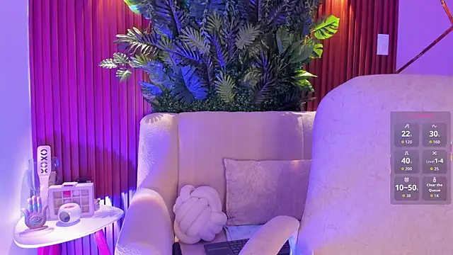 foxxxmegan online show from November 14, 2025, 4:06 pm