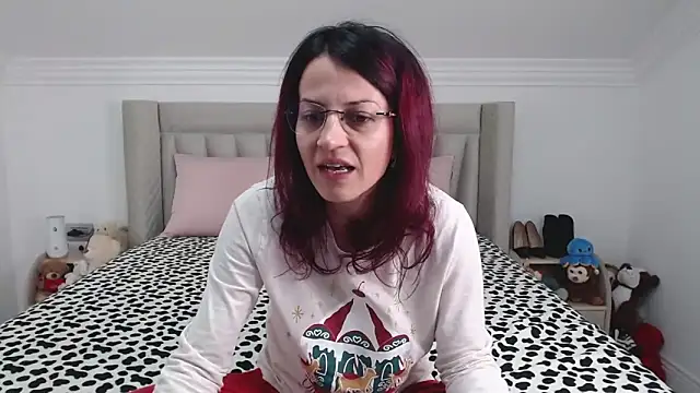 Snapshot of CatWoman0001 chatting on December 17, 2025, 10:54 am CatWoman0001 online show from December 17, 2025, 10:54 am