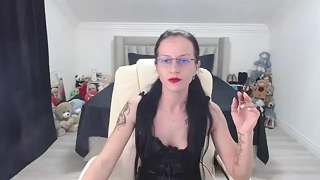 Snapshot of CatWoman0001 chatting on February 9, 2026, 4:55 pm CatWoman0001 online show from February 9, 2026, 4:55 pm