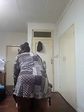 Thickchocolatex2 online show from November 26, 2025, 9:05 pm