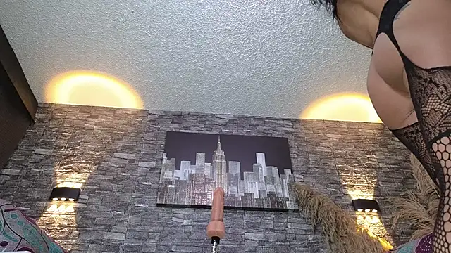 anellejones online show from October 24, 2025, 3:58 am