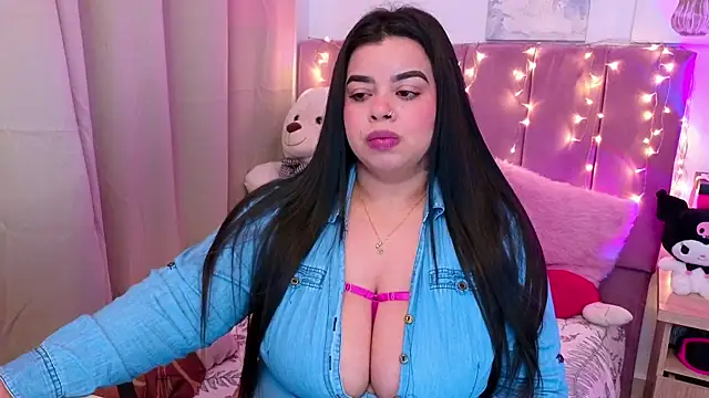 MiahJoness online show from November 25, 2025, 10:10 pm