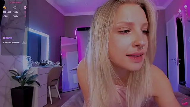 lilyvibe online show from January 24, 2025, 7:49 pm