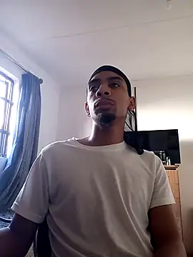 Snapshot of 29YOURZ_28_ chatting on December 11, 2024, 5:43 am 29YOURZ 28  online show from December 11, 2024, 5:43 am