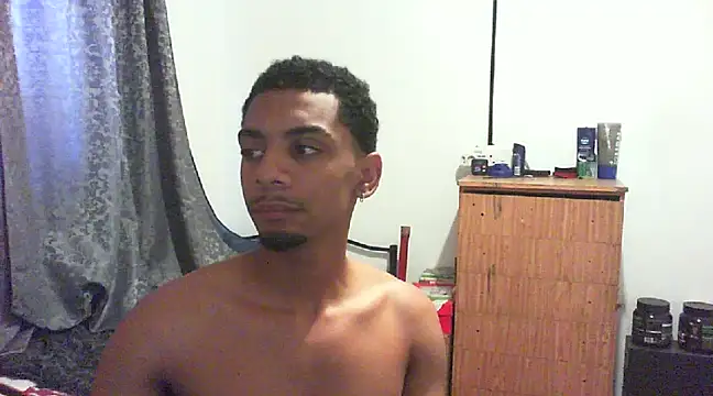 Snapshot of 29YOURZ_28_ chatting on February 5, 2025, 10:30 am 29YOURZ 28  online show from February 5, 2025, 10:30 am