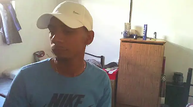 Snapshot of 29YOURZ_28_ chatting on February 9, 2025, 7:49 am 29YOURZ 28  online show from February 9, 2025, 7:49 am