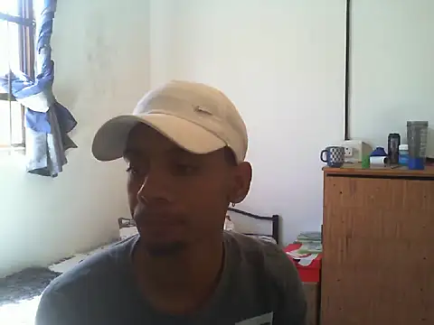 Snapshot of 29YOURZ_28_ chatting on February 14, 2025, 1:08 pm 29YOURZ 28  online show from February 14, 2025, 1:08 pm