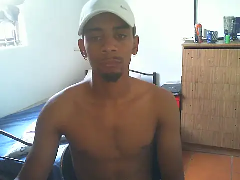 Snapshot of 29YOURZ_28_ chatting on March 5, 2025, 9:05 am 29YOURZ 28  online show from March 5, 2025, 9:05 am