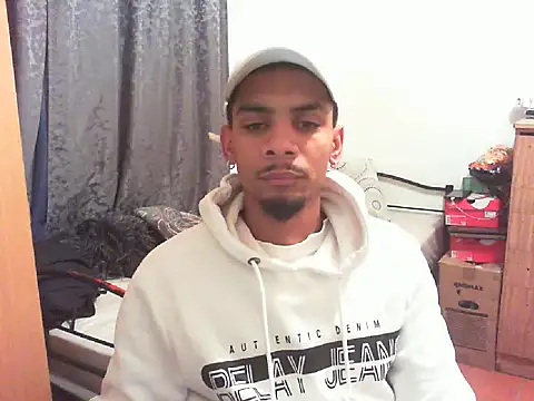 Snapshot of 29YOURZ_28_ chatting on September 17, 2025, 9:16 pm 29YOURZ 28  online show from September 17, 2025, 9:16 pm