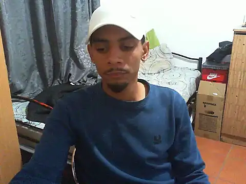 Snapshot of 29YOURZ_28_ chatting on September 29, 2025, 6:13 pm 29YOURZ 28  online show from September 29, 2025, 6:13 pm