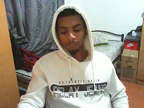 Snapshot of 29YOURZ_28_ chatting on October 4, 2025, 4:16 pm 29YOURZ 28  online show from October 4, 2025, 4:16 pm