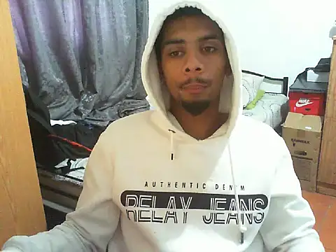 Snapshot of 29YOURZ_28_ chatting on October 7, 2025, 8:44 am 29YOURZ 28  online show from October 7, 2025, 8:44 am