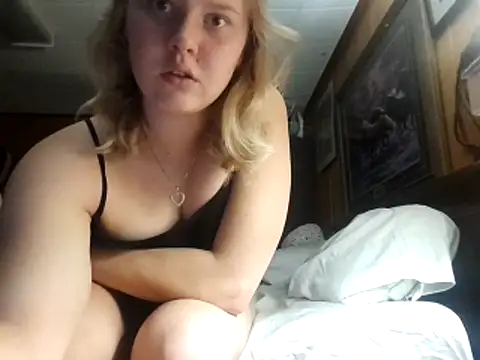 Snapshot of Ryan_and_Aurora chatting on December 16, 2025, 12:26 am Ryan and Aurora online show from December 16, 2025, 12:26 am