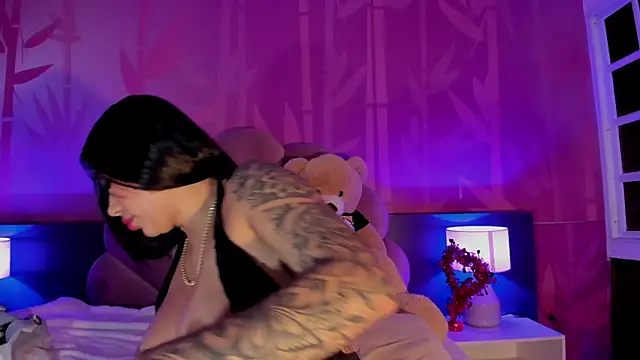 kiim taaylor online show from February 22, 2025, 5:57 pm