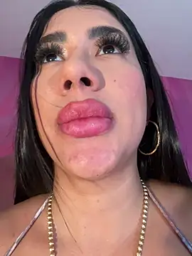 kiim taaylor online show from March 20, 2025, 12:22 pm