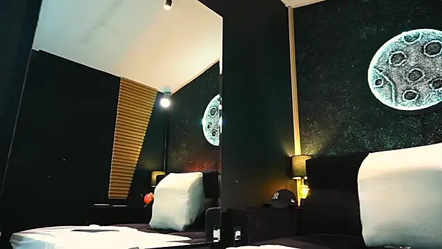 MassimoWalton2 online show from November 24, 2025, 1:33 pm