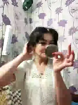 SweetLeila40 online show from February 25, 2025, 2:58 am