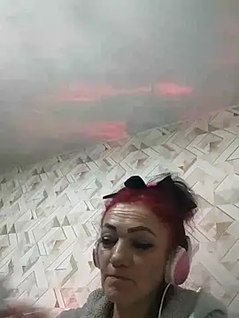 SweetLeila40 online show from April 17, 2026, 11:19 pm