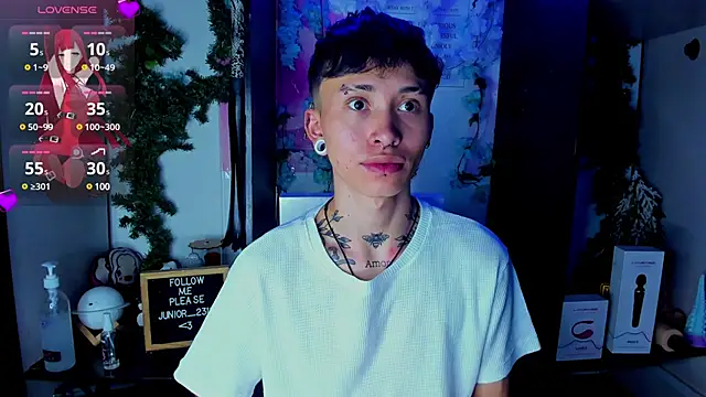 juniior 2311  online show from March 11, 2025, 12:11 am