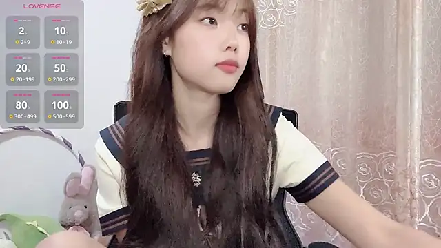 Snapshot of Lvy--v chatting on November 17, 2025, 9:31 pm Lvy--v online show from November 17, 2025, 9:31 pm