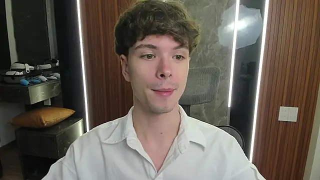 Snapshot of calvin_love_you chatting on July 11, 2026, 3:04 pm calvin love you online show from July 11, 2026, 3:04 pm