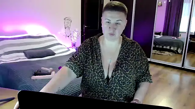 Annet1912 online show from November 7, 2025, 12:16 pm