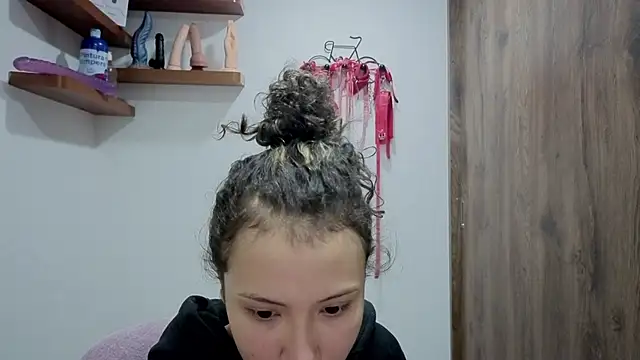 avans 15 online show from November 29, 2025, 11:19 pm