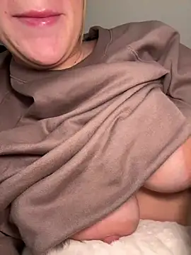 lilylush24 online show from December 31, 2024, 1:08 pm