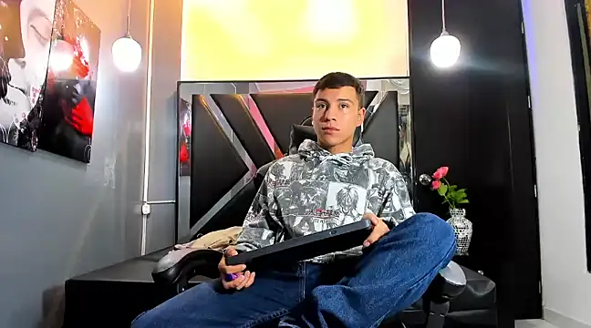 salvadorgomezx online show from December 30, 2024, 7:21 pm