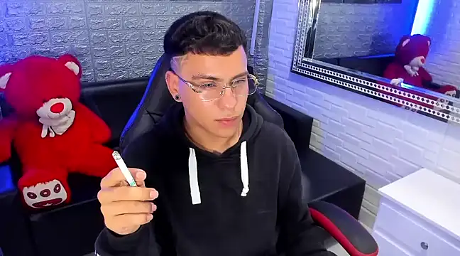 salvadorgomezx online show from February 18, 2025, 6:15 am