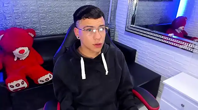 salvadorgomezx online show from February 18, 2025, 10:16 am