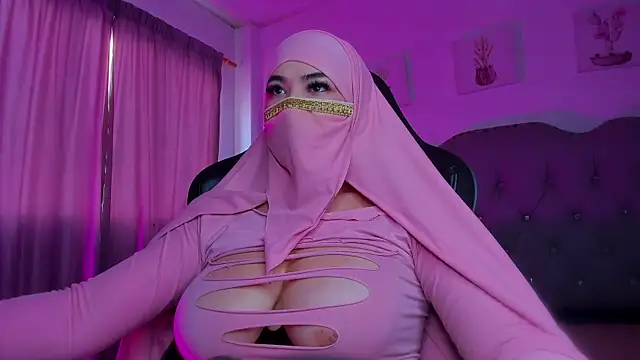 Snapshot of Tahiraa_ chatting on January 18, 2025, 1:08 pm Tahiraa online show from January 18, 2025, 1:08 pm