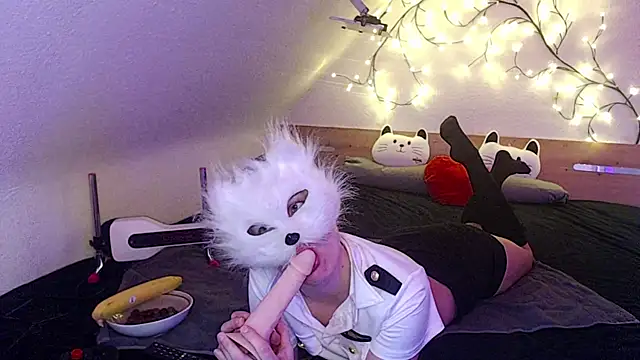 kleinelea123 online show from March 8, 2025, 7:49 am