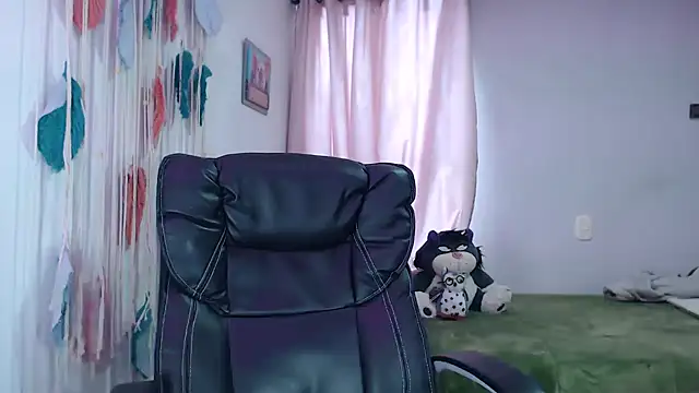 yulieth anamar online show from September 12, 2025, 9:26 pm