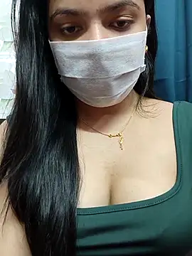 Myloveurvi online show from November 12, 2025, 4:18 pm