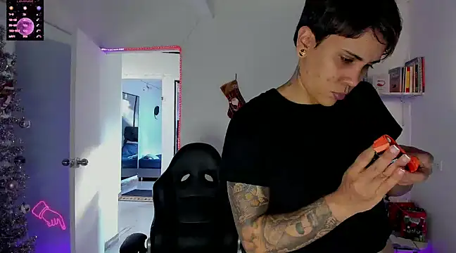 ZhoeStrong online show from January 6, 2025, 10:15 pm