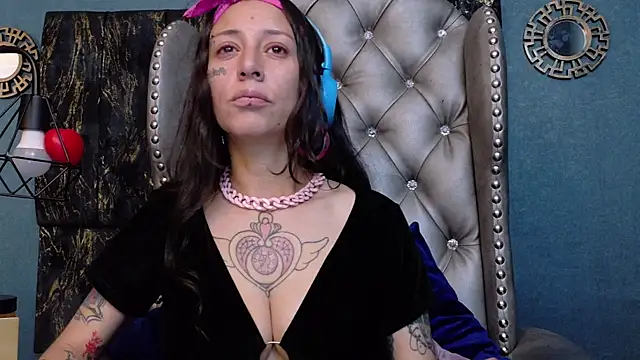 Snapshot of LusstCruella chatting on May 1, 2026, 3:05 pm LusstCruella online show from May 1, 2026, 3:05 pm