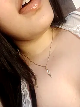 Snapshot of im_here- chatting on October 22, 2025, 12:33 am im here- online show from October 22, 2025, 12:33 am