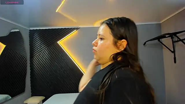 Laia and Aloby online show from March 28, 2026, 10:09 pm